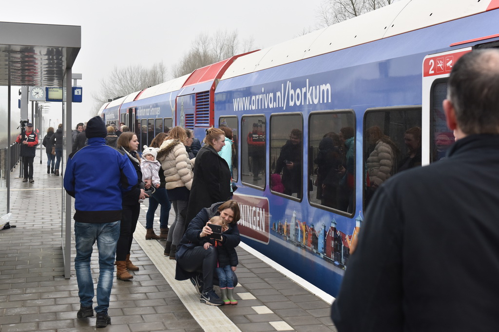 Eerste trein door naar de Eemshaven A 28-03-2018.jpg