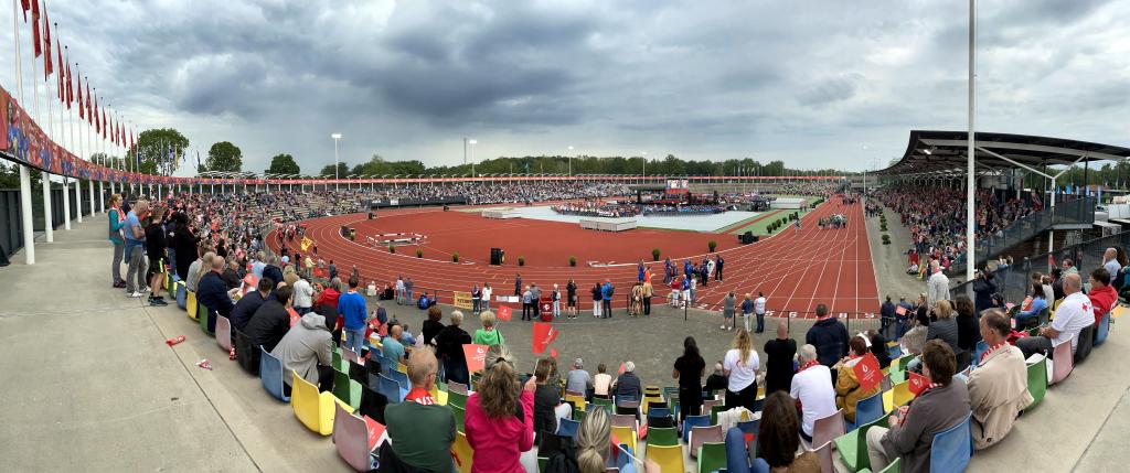 Het FBK stadion in Hengelo tijdens de openingsceremonie van de Special Olympics Nationale Spelen 2022 - Foto Marco Hol.jpg